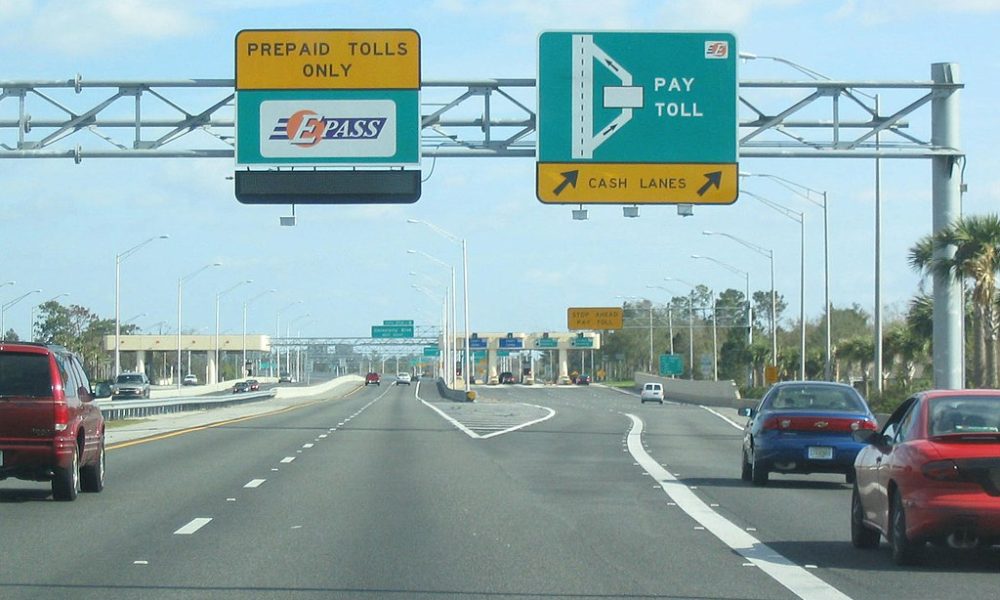CollectingTollsOnSR417nearOrlandoFl